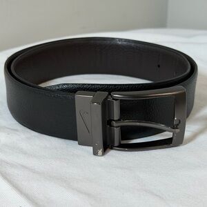 Nike Reversible Size 32 Black & Brown Leather Belt with Gunmetal Buckle